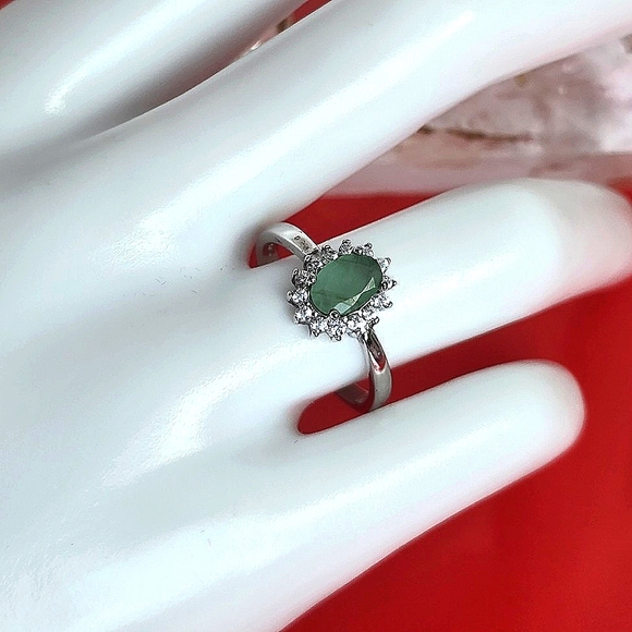 925 Sterling Silver Ring Sz 7 with Natural Oval Emerald 7x5 mm & CZ - Picture 2 of 8